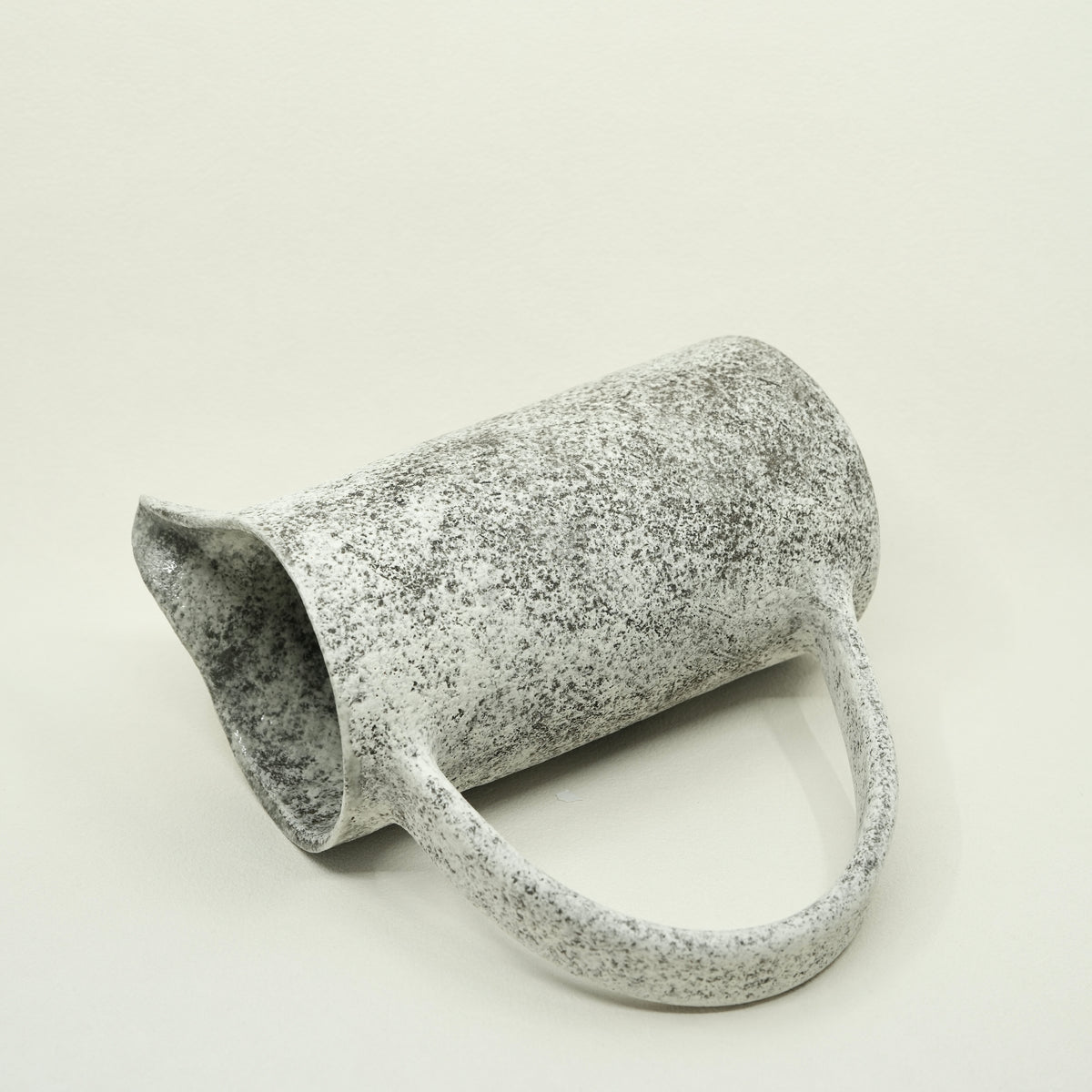 Kohiki Water Pitcher / Vase