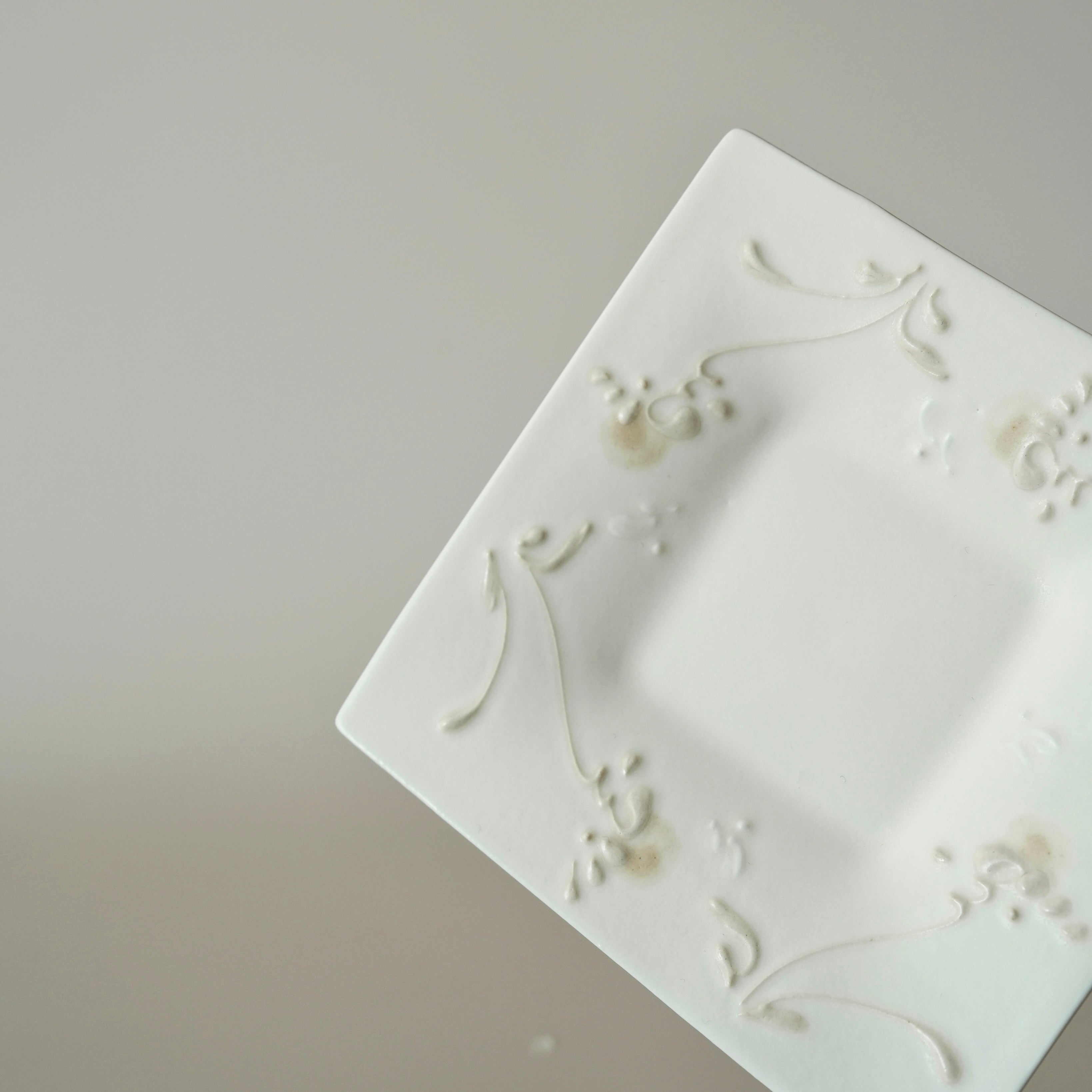 Dandelion Relief Square Dish