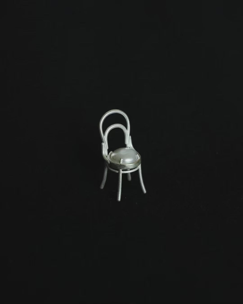 The Chair No.3 – Pearl
