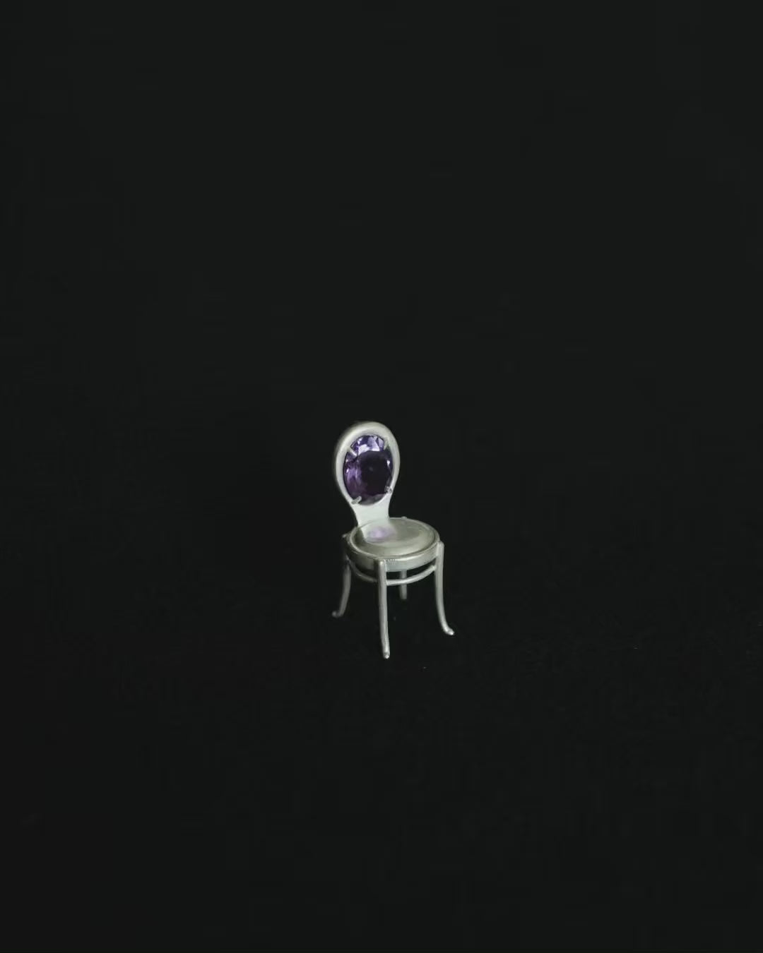 The Chair No.7 – Amethyst